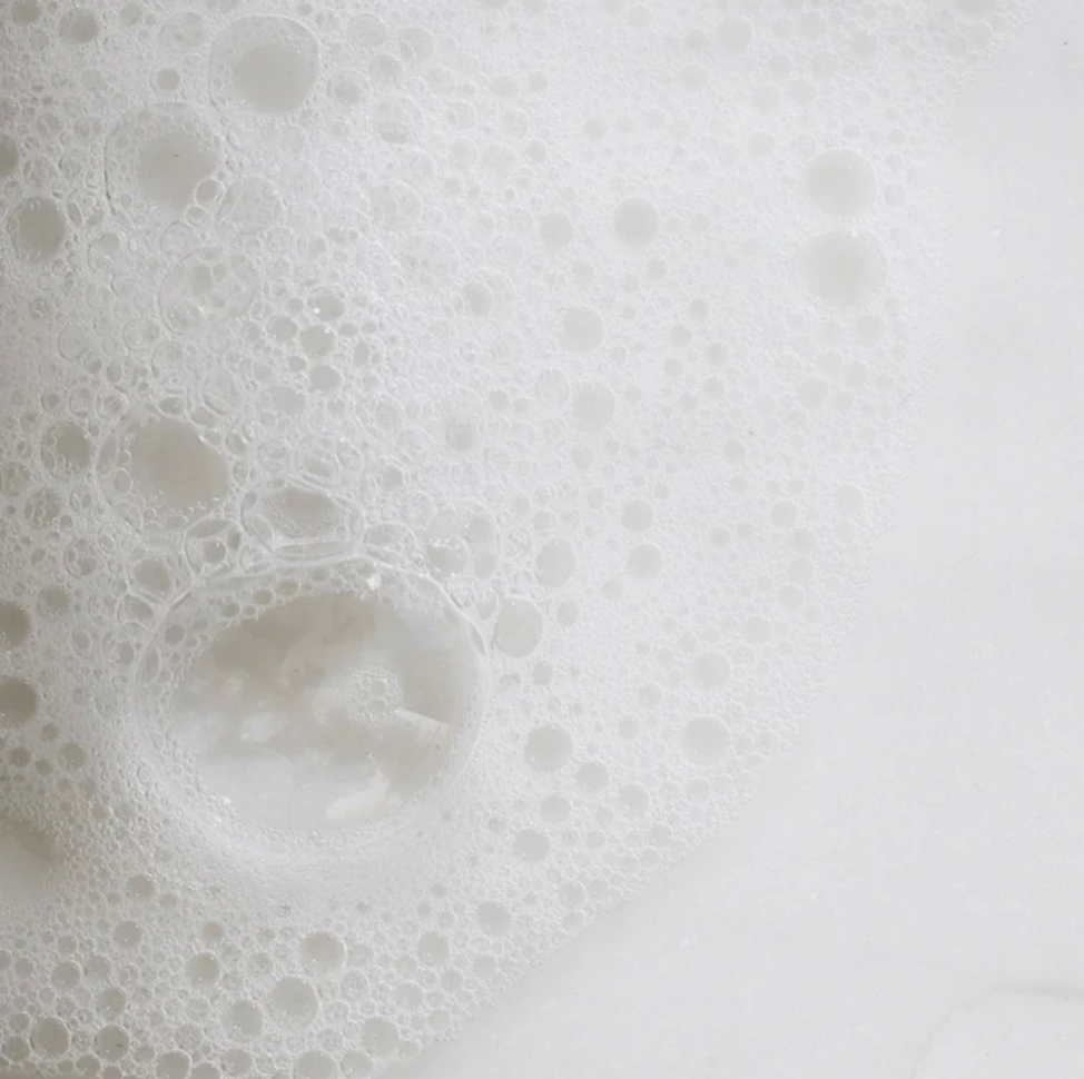 MOISTURIZING CLEANSING GEL - HAND & BODY